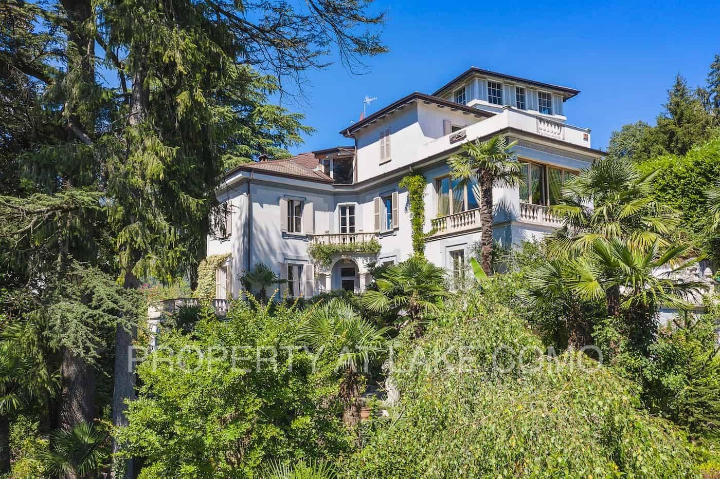 Fotos Einzigartige historische Villa westlich des Comer Sees