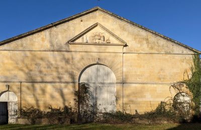 Schloss kaufen Saintes, Neu-Aquitanien:  Nebengebäude