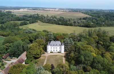 Schloss kaufen Châteauroux, Zentrum-Loiretal:  Drohne