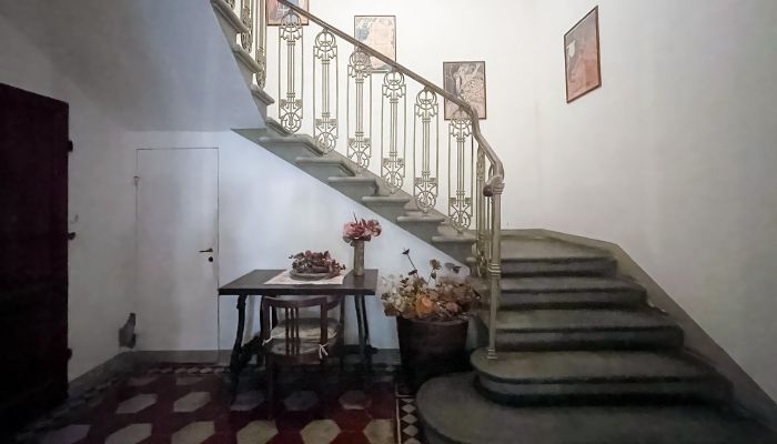 Historische Villa kaufen Santo Pietro Belvedere, Toskana,  Italien