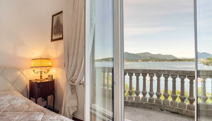 Apartment in historischem Gebäude kaufen 28040 Lesa, Piemont,  Italien