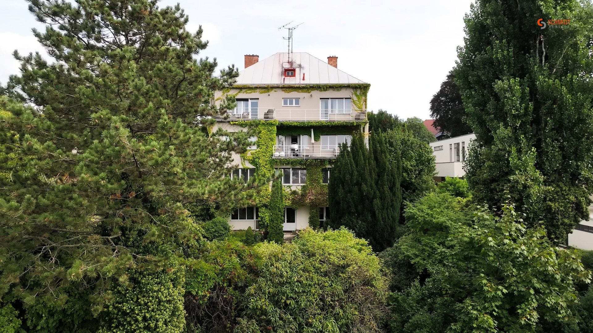 Fotos Modernismus-Villa mit Park direkt neben der Villa Tugendhat in Brünn