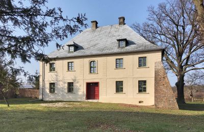 Charakterimmobilien, Historisches Pfarrhaus mit Stallgebäude in Broniszów