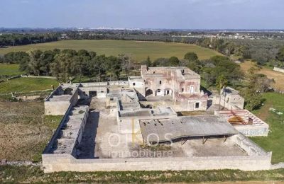 Charakterimmobilien, Historisches 52-Hektar-Anwesen in Apulien als Investitionsobjekt