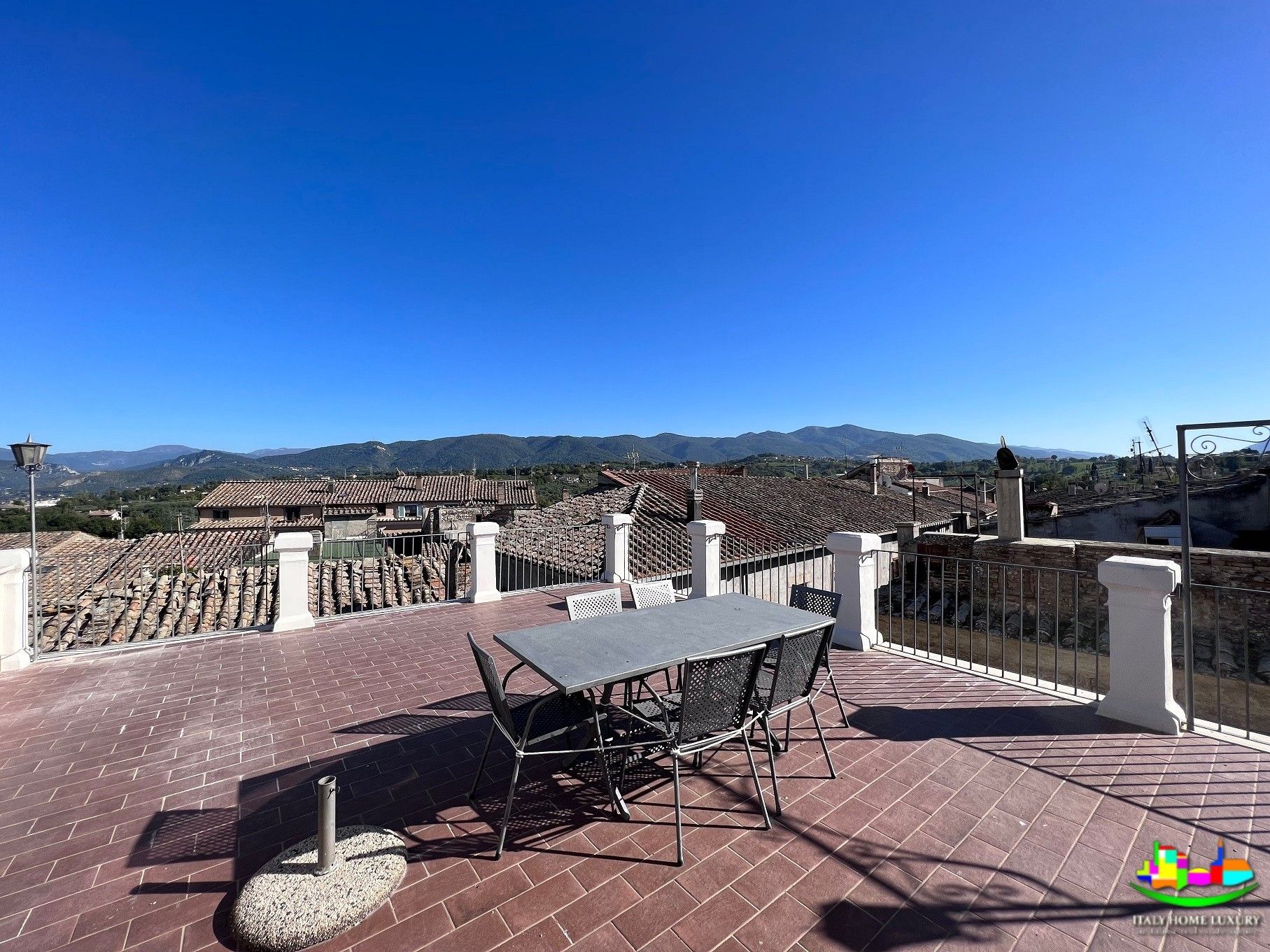 Fotos Historisches Haus bei Terni mit Panorama-Dachterasse