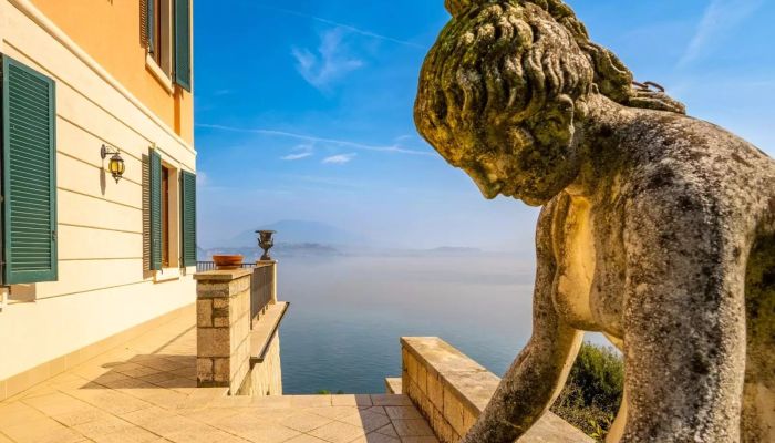 Historische Villa kaufen Belgirate, Piemont,  Italien