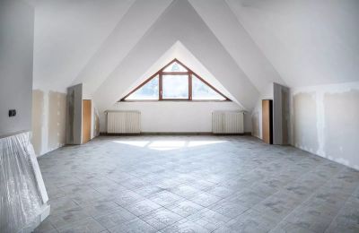 Historische Villa kaufen Belgirate, Piemont:  Dachboden