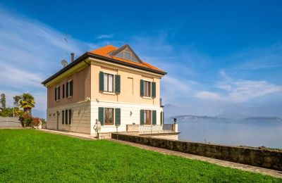 Historische Villa kaufen Belgirate, Piemont:  Außenansicht