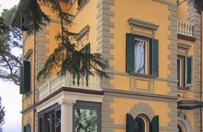 Historische Villa kaufen Terricciola, Toskana:  Seitenansicht