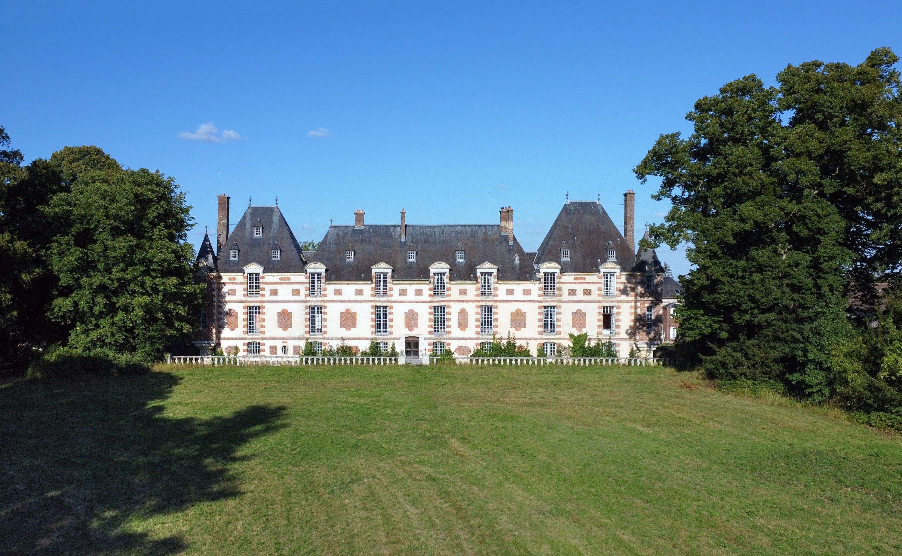 Fotos Château Louis XIII: Schloss in der Normandie bei Paris