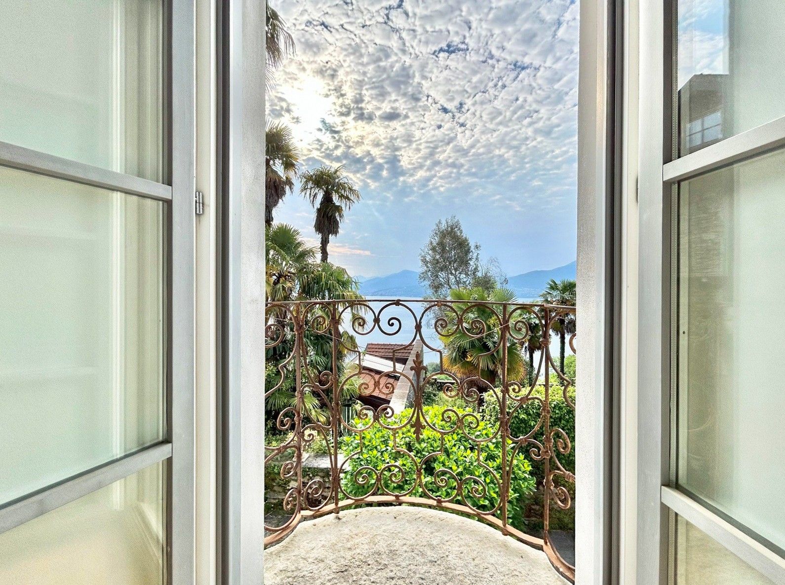 Fotos Fein restauriertes Herrenhaus aus dem 16. Jahrhundert mit Seeblick am Lago Maggiore