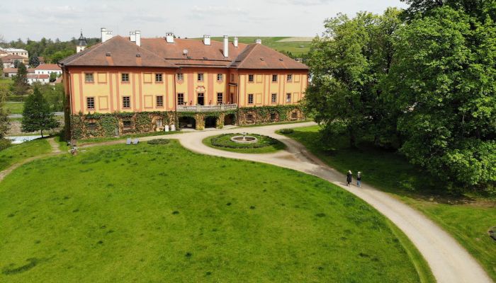Schloss mit 19 Hektar Land im Süden Tschechiens