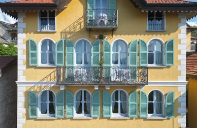 Historische Villa kaufen Bee, Piemont, Vorderansicht