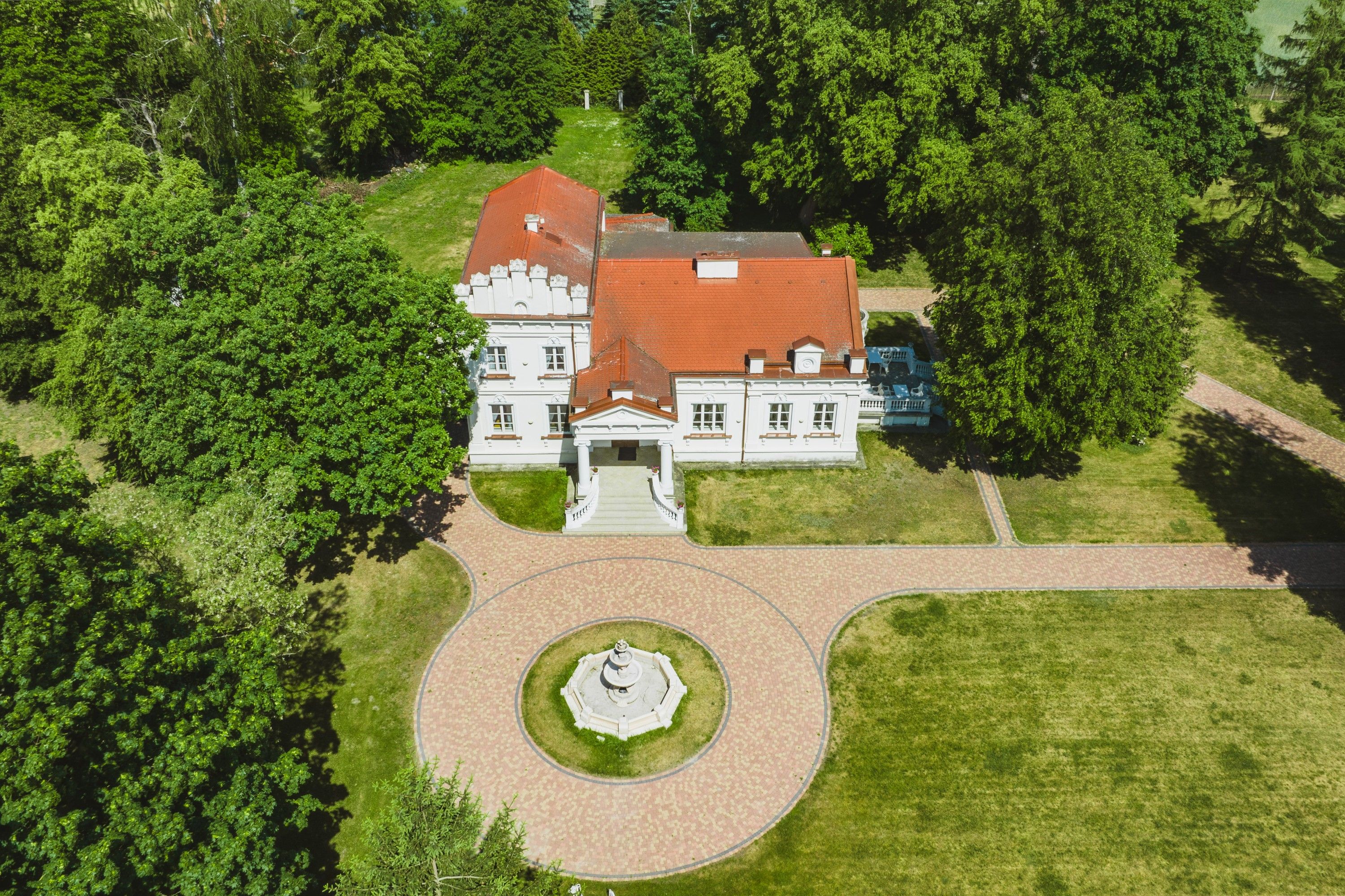 Fotos Gepflegtes Herrenhaus bei Warschau