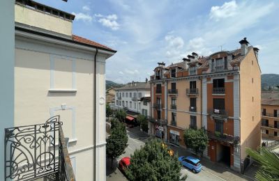 Apartment in historischem Gebäude kaufen Luino, Lombardei, Aussicht