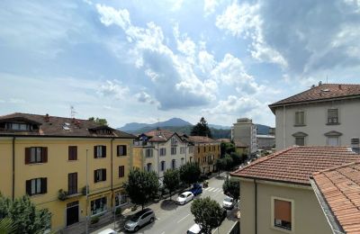 Apartment in historischem Gebäude kaufen Luino, Lombardei, Aussicht
