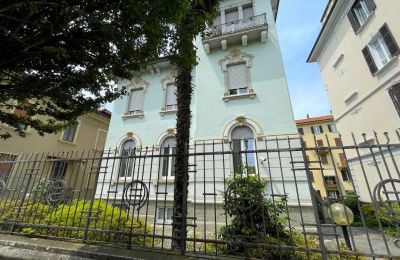 Apartment in historischem Gebäude kaufen Luino, Lombardei, Foto 18/19