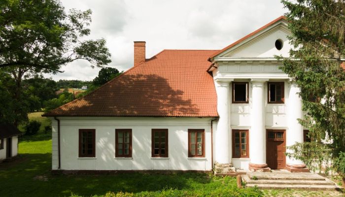 Klassizistisches Herrenhaus in Rożnów, Kleinpolen