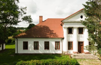 Historische Anwesen, Klassizistisches Herrenhaus in Rożnów, Kleinpolen