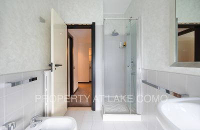 Apartment in historischem Gebäude kaufen Torno, Lombardei, Badezimmer