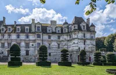 Charakterimmobilien, Château mit prächtiger Gartenanlage, 60 km von Paris