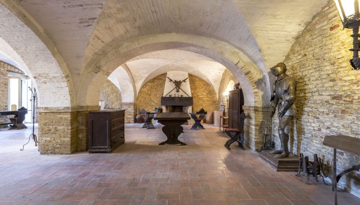 Stadtpalais kaufen Filottrano, Marken