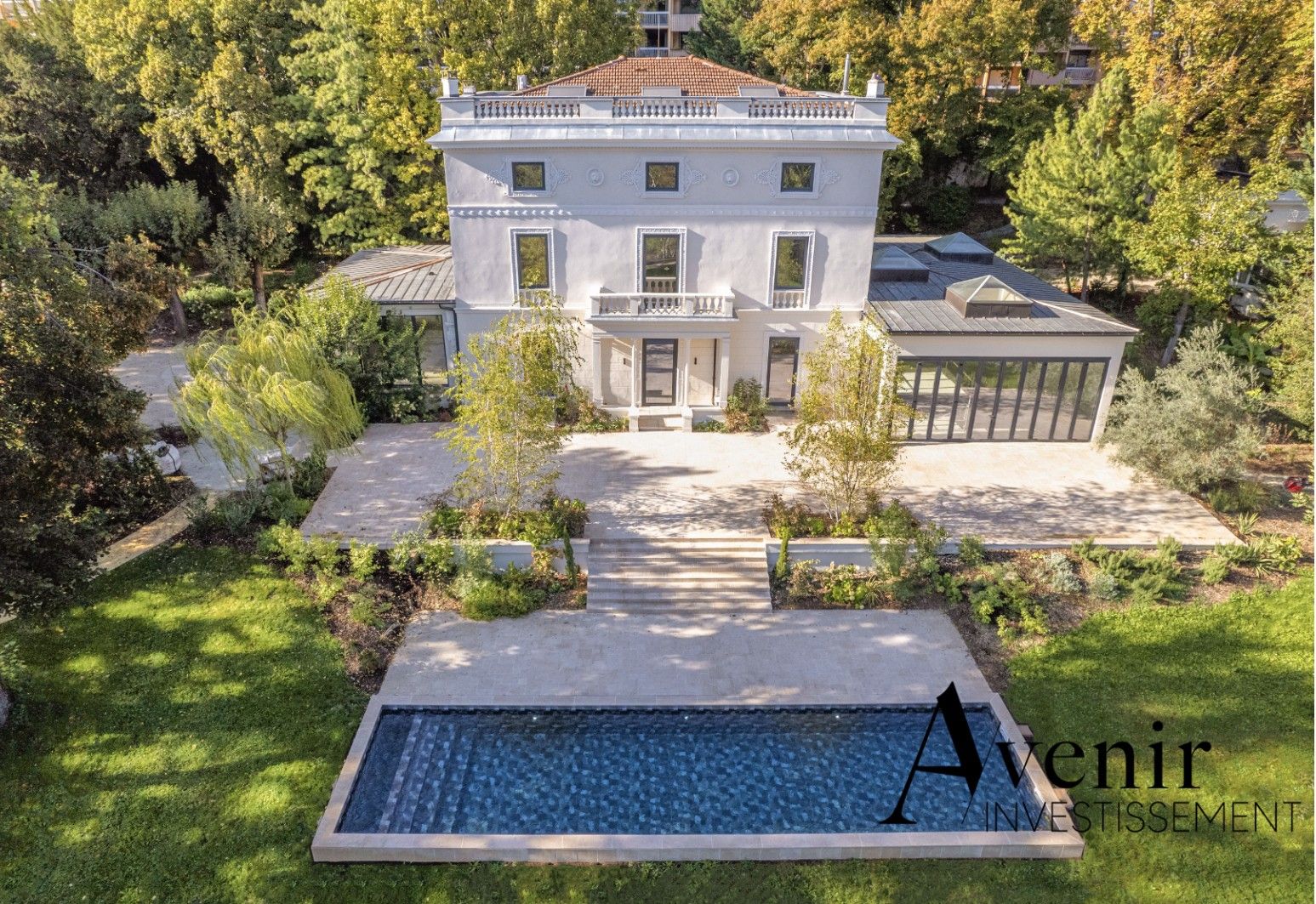 Fotos Villa mit privatem Gartenparadies