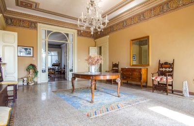 Historische Villa kaufen Venetien, Eingangshalle