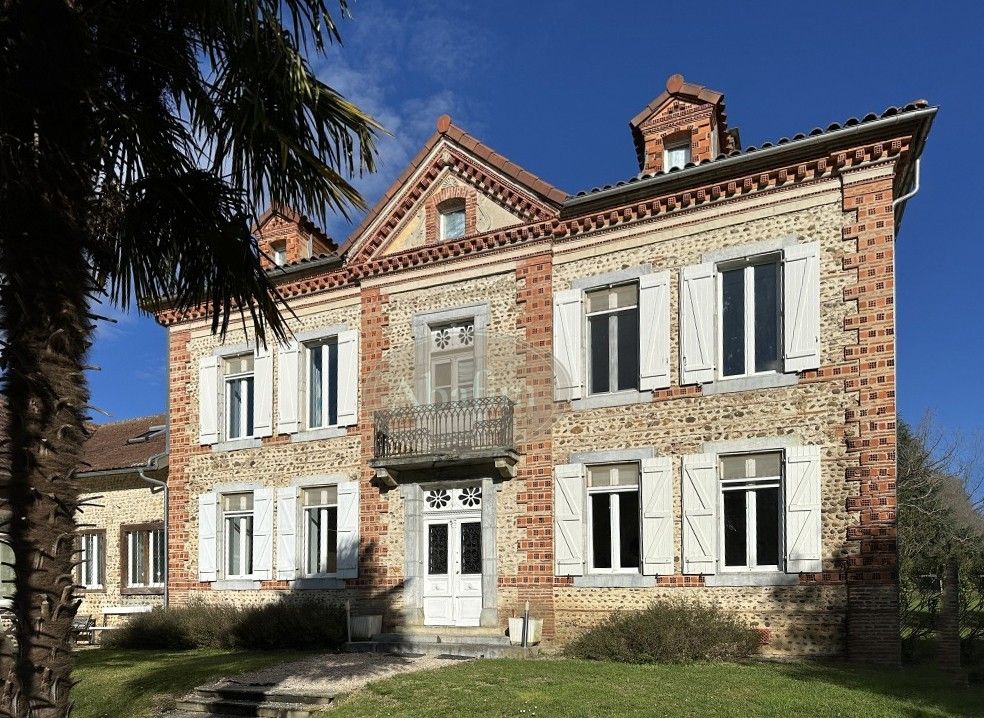 Fotos Herrenhaus mit Gästeunterkünften