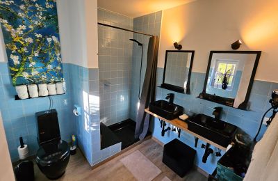 Schloss kaufen Astenet, Wallonien, Gästehaus  Badezimmer 
