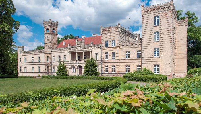 Neogotisches Herrenhaus in Großpolen
