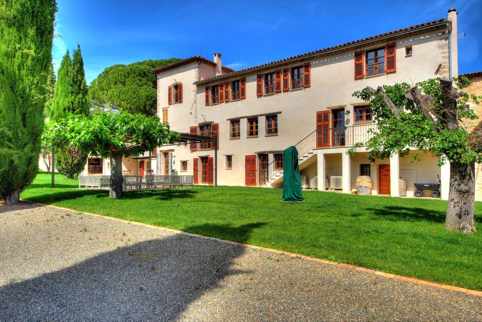 Fotos Historische Villa im Herzen des Dorfes Aups - Olivenölproduktion
