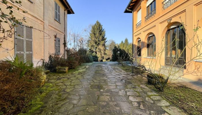 Historische Villa kaufen Castelletto Sopra Ticino, Piemont,  Italien