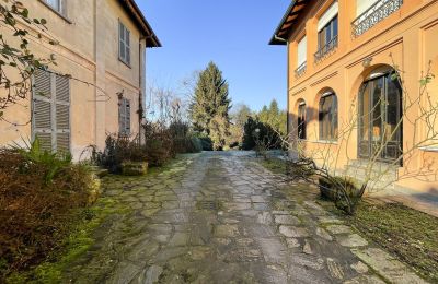 Charakterimmobilien, Herrenhaus aus der zweiten Hälfte des 18. Jahrhunderts mit großem Park in zentraler Lage am Lago Maggiore