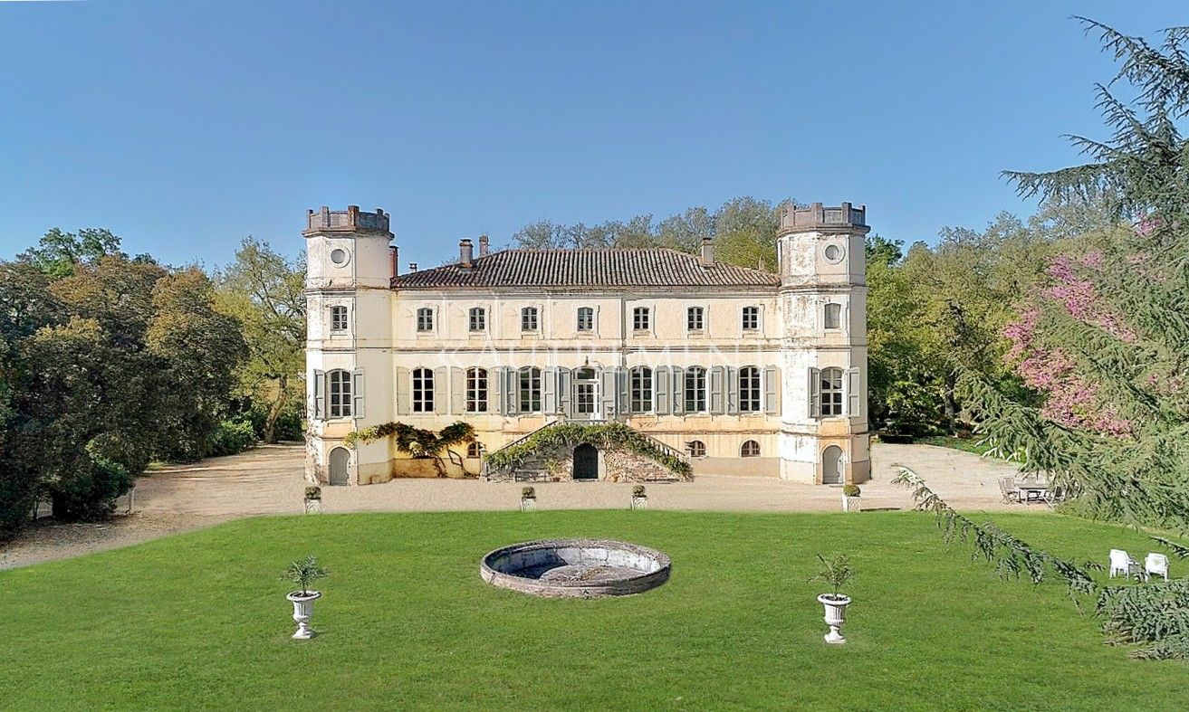 Fotos Kleines Landschloss in Südfrankreich mit guter Energieeffizienz