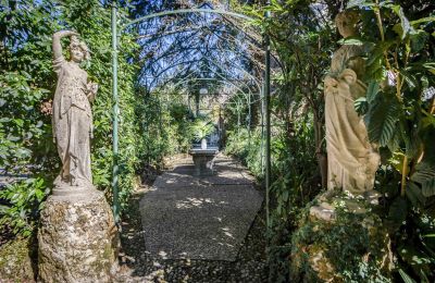 Historische Villa Longone al Segrino, Lombardei