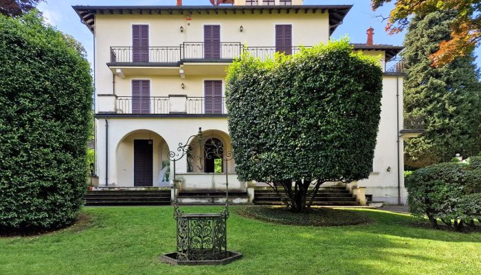 Historische Villa kaufen 28838 Stresa, Piemont,  Italien