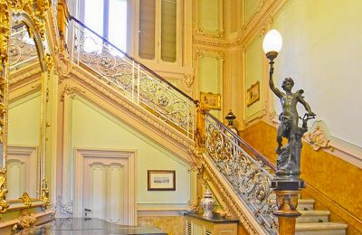Historische Villa kaufen Ligurien, Treppenhaus