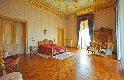 Historische Villa kaufen Ligurien, Schlafzimmer