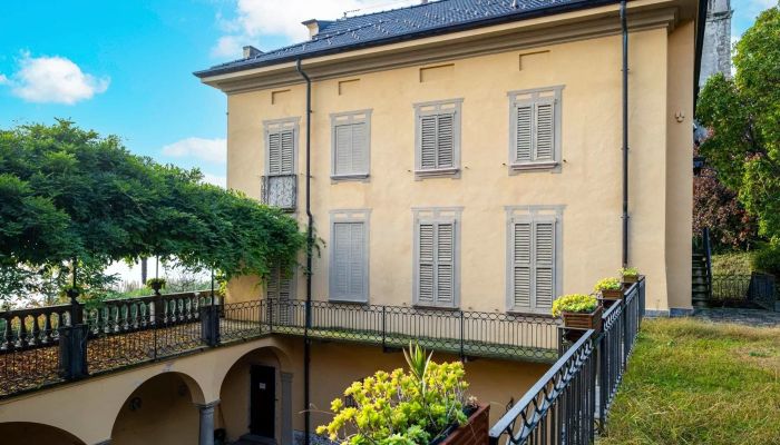 Historische Villa kaufen Belgirate, Piemont,  Italien