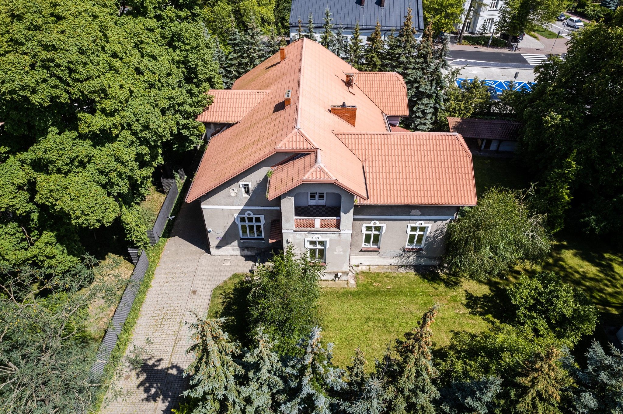 Fotos Vorkriegsvilla im grünen Westen von Warschau