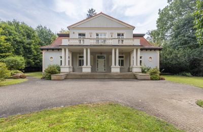 Charakterimmobilien, Historische Villa in Milanówek