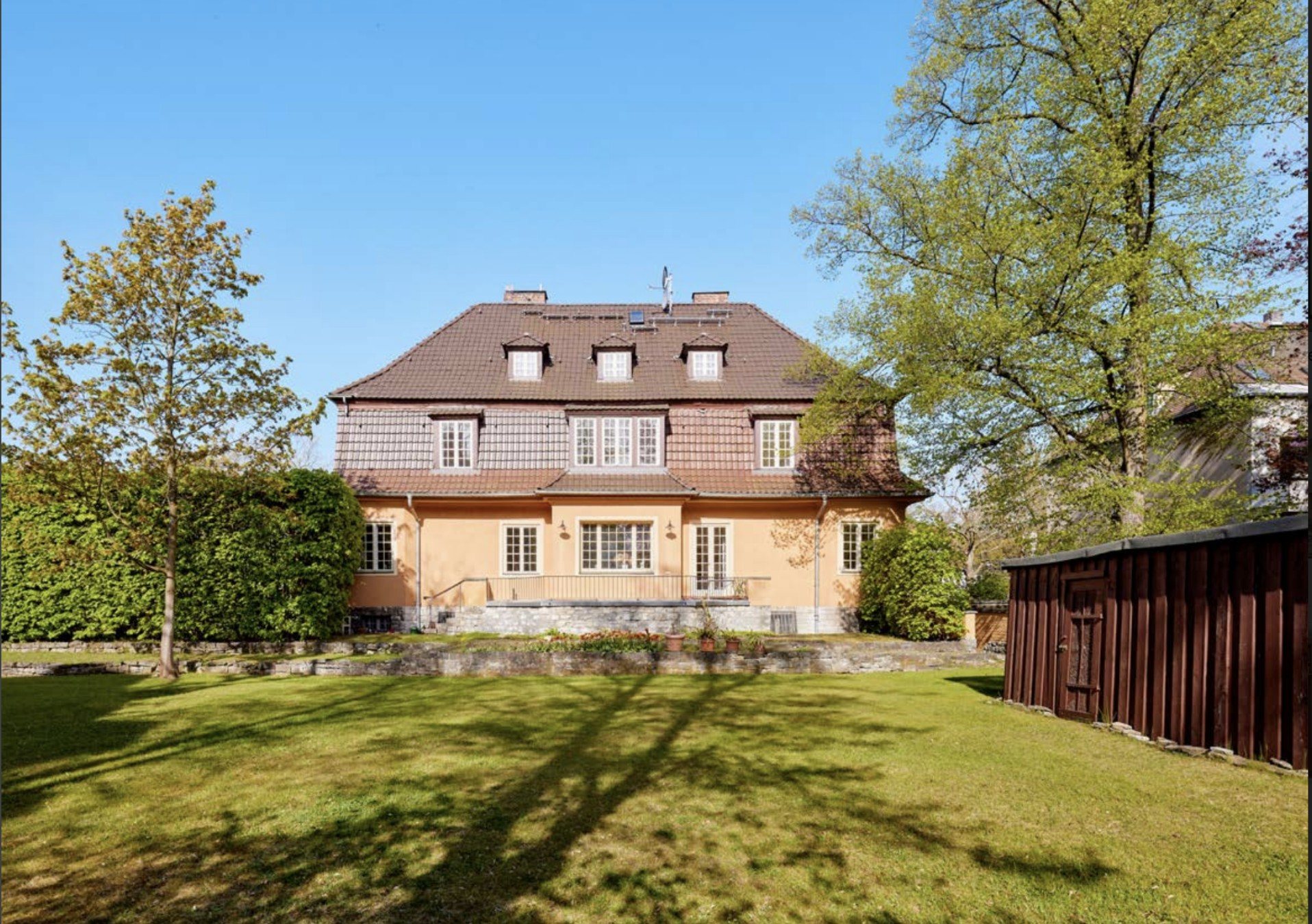 Fotos Gediegenes Wohnen im Berliner Westen: Jugendstilvilla mit Gästewohnung und Garten