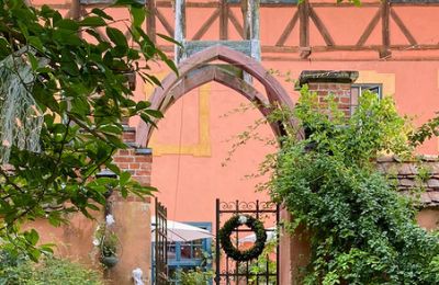 Burg kaufen 18513 Glewitz, Mecklenburg-Vorpommern, Burgeingang