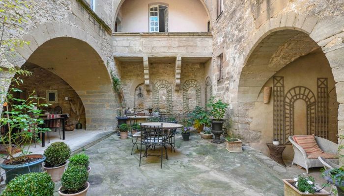 Herrenhaus/Gutshaus Uzès, Okzitanien