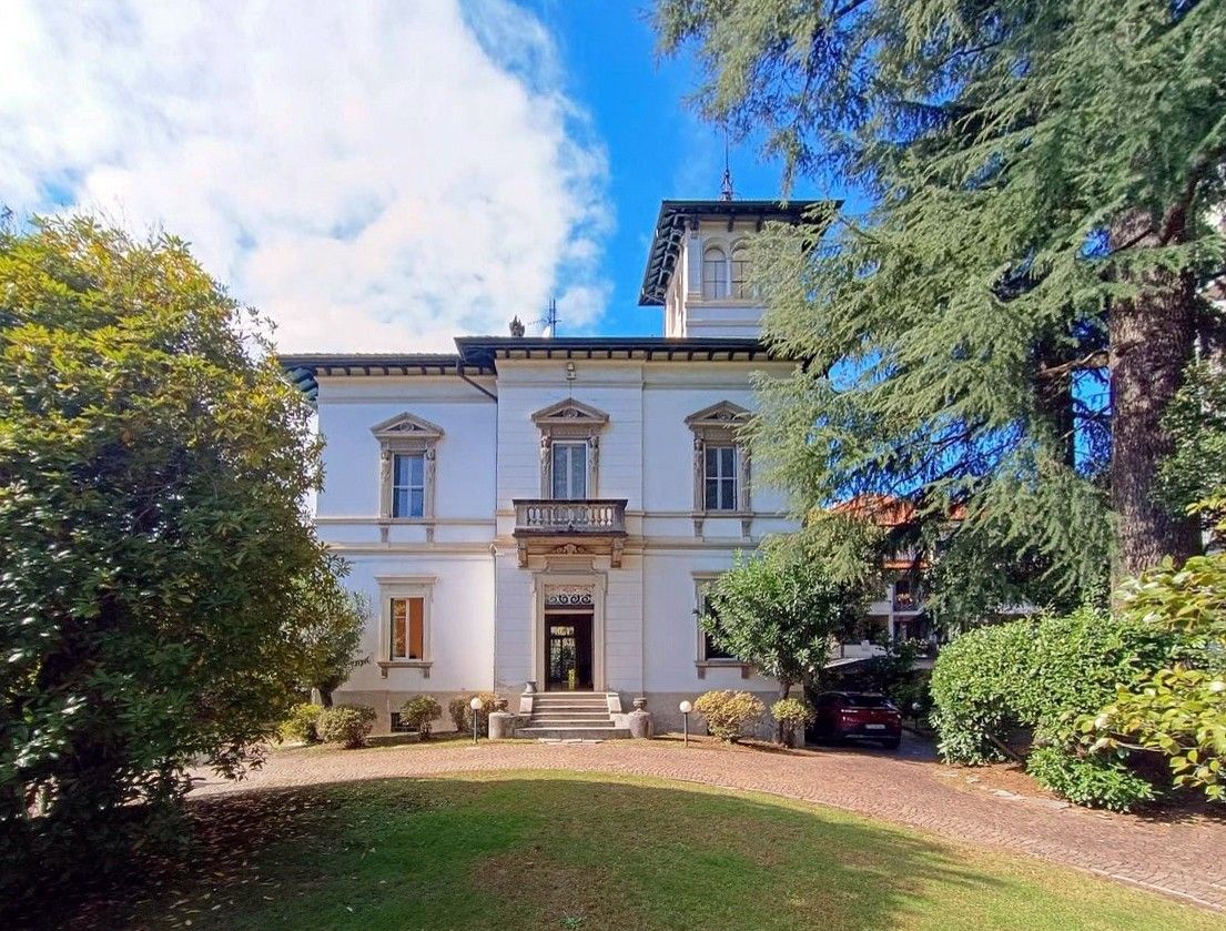 Fotos Drei-Zimmer-Apartment in historischer Villa in Verbania Pallanza