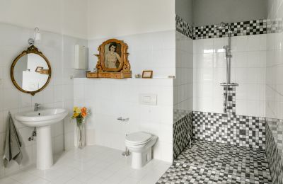 Herrenhaus/Gutshaus kaufen 23881 Niendorf / Stecknitz, Schleswig-Holstein, Badezimmer