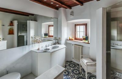 Burg kaufen Vicchio, Toskana, Badezimmer