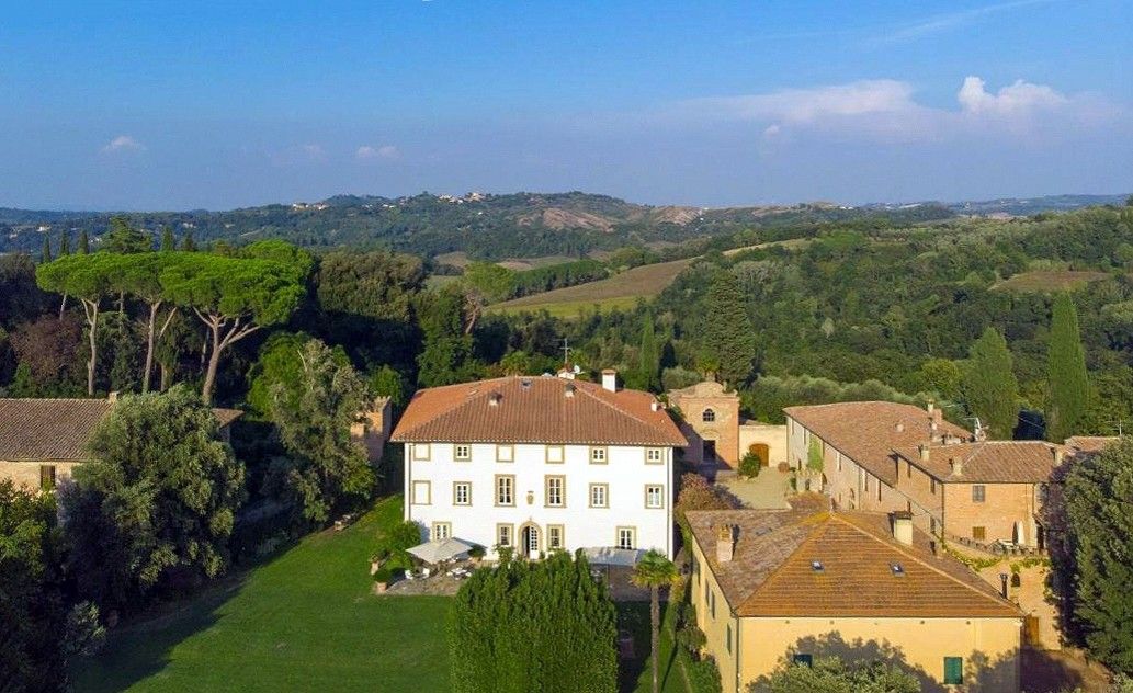 Fotos Villa Leopolda: Toskana-Landgut bei Pisa mit 320 Hektar Wald