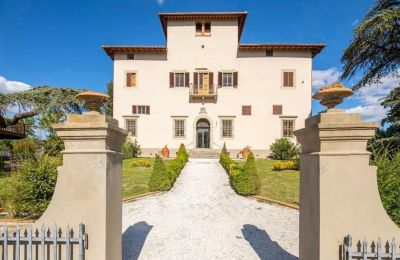 Herrenhaus/Gutshaus kaufen Firenze, Toskana, Vorderansicht